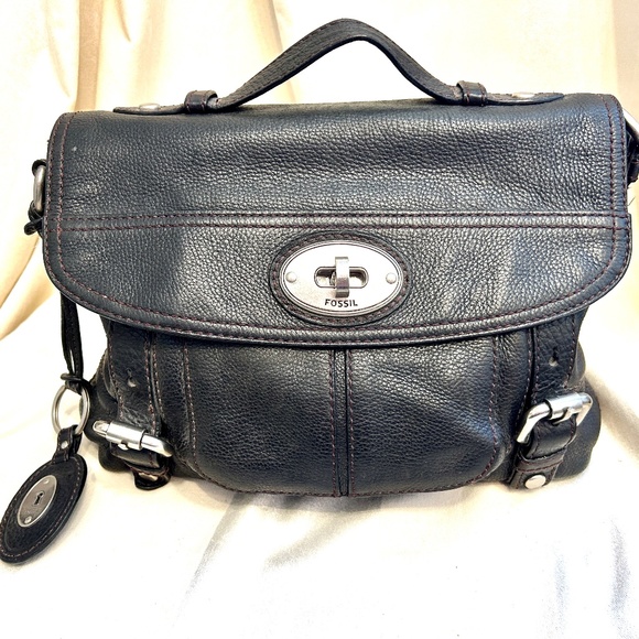 😍🌻 FOSSIL Leather Messenger Crossbody Bag Black Turn Lock Lined - Picture 7 of 8